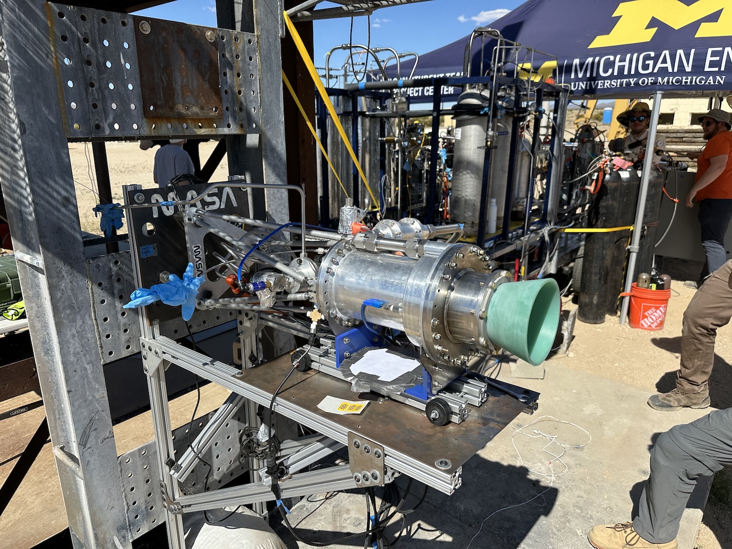 Nozzle installed on the engine